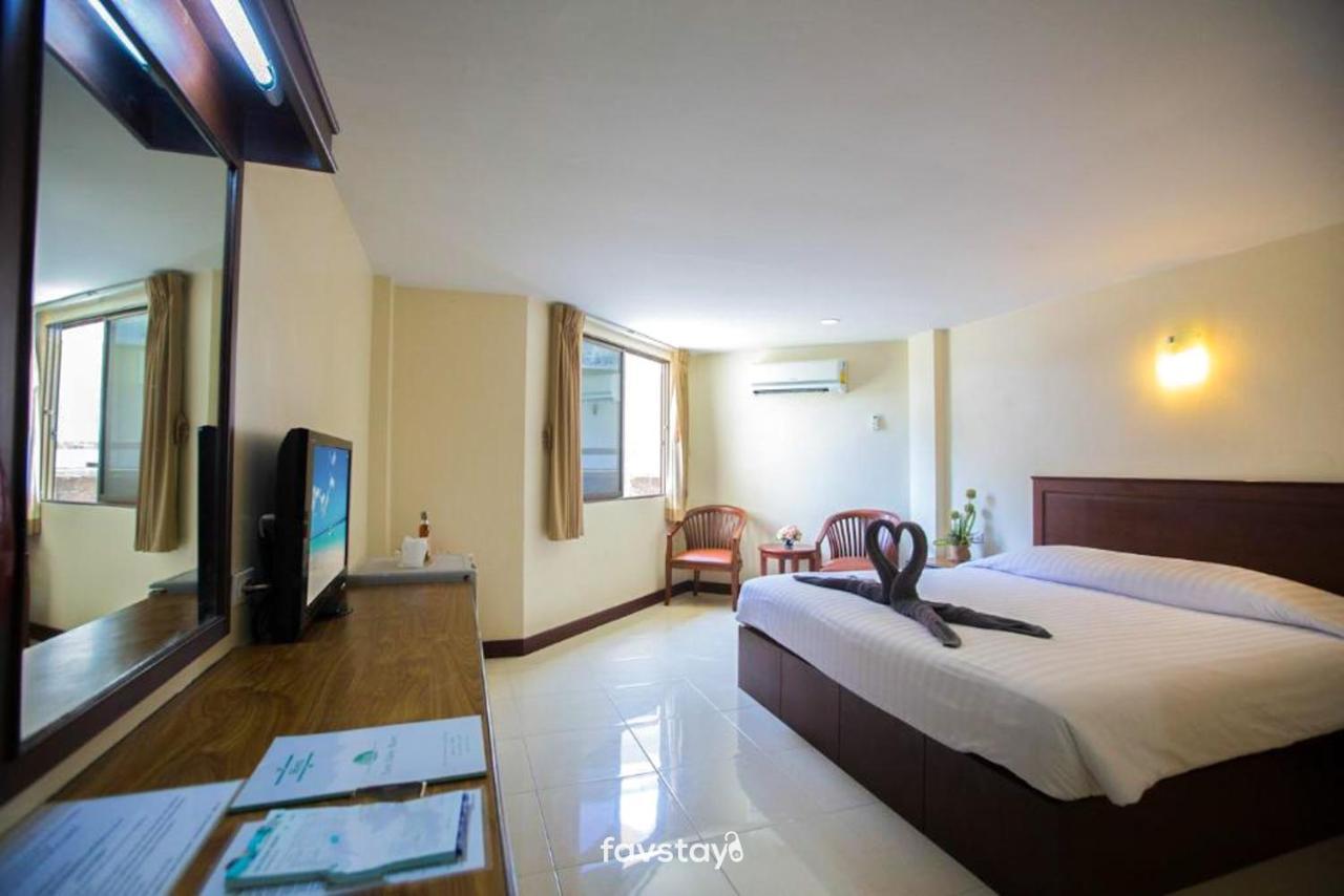 Twin Palms Suites And Residence Pattaya Εξωτερικό φωτογραφία